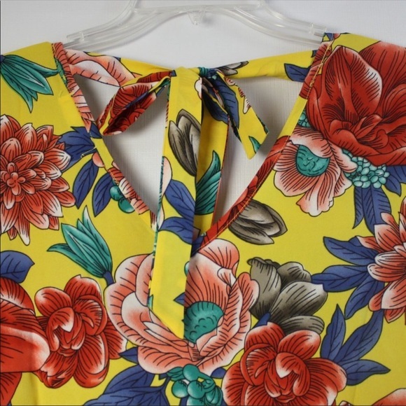 Boho Floral V-N City Front/Back Top - Picture 6 of 10